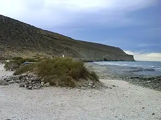 Punta Marqués, y a su lado opuesto, Rada Tilly.