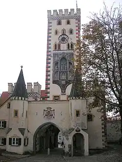 El gótico tardío Bayertor en Landsberg am Lech