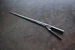 Aguja mechadora o de mechar