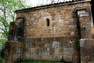 Lateral de la iglesia de la Santa Cruz