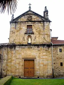 Fachada de la iglesia