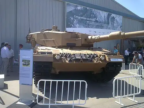Tanque Leopard 2A4 del Ejército de Chile con modificaciones y mantenimiento de FAMAE