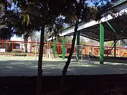 Patio del liceo en el ex-regimiento Andalién.