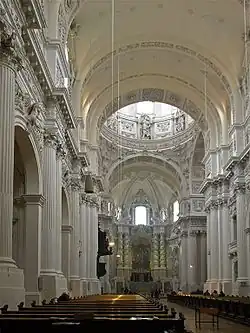 Interior de la iglesia.