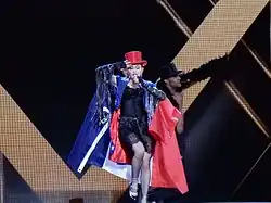 Madonna con la bandera de Francia