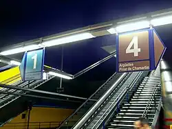 Carteles colgados, para espacios amplios