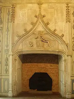 Chimenea de la cámara del consejo[21]​