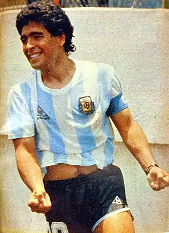Maradona (Argentina), Futbolista del siglo XX según la FIFA.[334]​