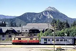La estación de tren de Gösing, foto panorámica con el Ötscher