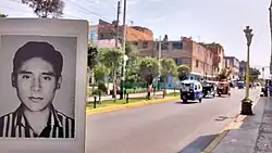 Martín Roca Casas en el barrio de Villa Señor de los Milagros