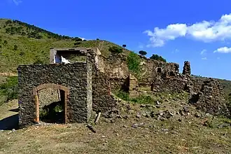 Mas Patiràs (Colera) en la sierra de la Albera