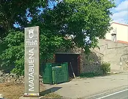 Señal vertical indicando la pertenencia del municipio a la Comunidad de Villa y Tierra de Pedraza