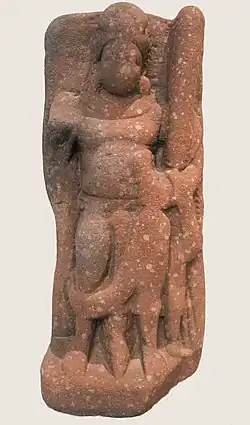 Iaksá (genio de la naturaleza), arte de Mathura (siglo II d. C.).