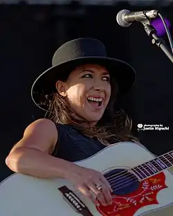 Michelle Branch, cantante estadounidense nacida un 2 de julio.