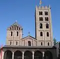 Fachada y torres de Ripoll