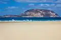 Montaña Clara desde la Playa de las Conchas (La Graciosa).