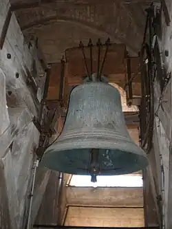 Campana de voltear n.°3 Nicole (Do3, de 2010&nbsp;kg y 137&nbsp;cm)