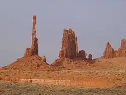 Totem Pole (137 m) en Monument Valley, Estados Unidos