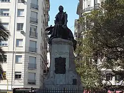 Monumento a Mariano Moreno (1910), Buenos Aires.