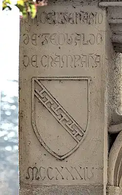 En la inscripción se lee: «VII Centenario de Teobaldo de Champaña [escudo de Champaña]. MCCXXXIV» (1234)