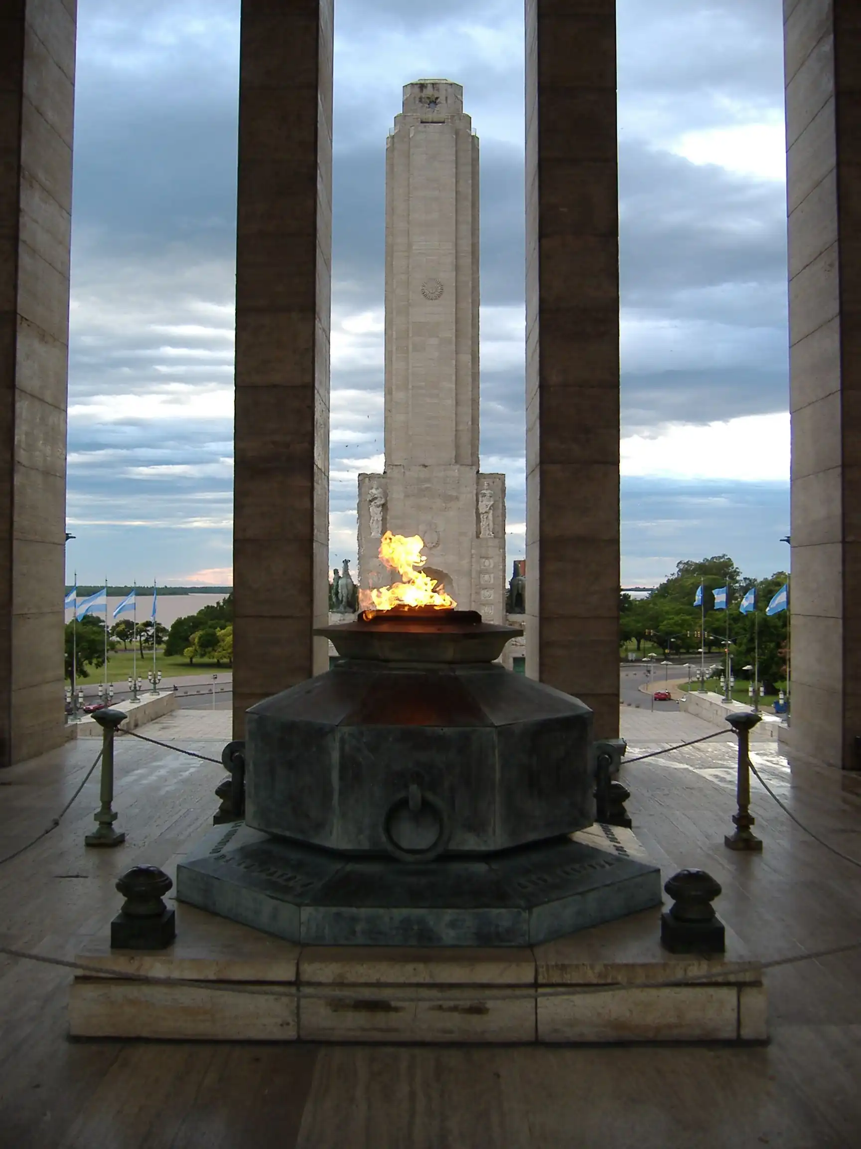 Urna cineraria con restos de combatientes argentinos, del Combate de San Lorenzo en Rosario.