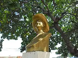 Foto del Monumento al "Cantor del llano" en el Terminal de pasajeros Ángel Custodio Loyola en Calabozo, estado Guárico, Venezuela.