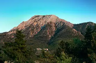 Monte Olimpo, una prominente y reconocible montaña de la cordillera, visible desde la mayor parte del norte del valle de Salt Lake.