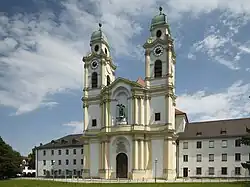 Iglesia de San Miguel, en Berg am Laim (1735-1751)