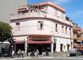 Bar Palacio, que alberga al Museo Simik.