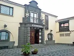 Entrada del museo Néstor