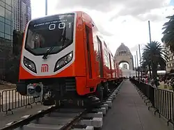 NM22 del Metro de la Ciudad de México en exhibicion,en el Monumento a la Revolución.