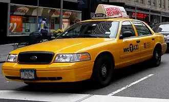 Un Ford Crown Victoria en su versión de taxi de la ciudad de Nueva York