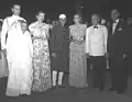 Pamela Mountbatten (tercera desde la derecha) en una recepción en Nueva Delhi en octubre de 1947