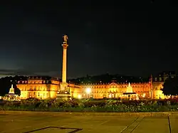 El Nuevo Palacio de noche