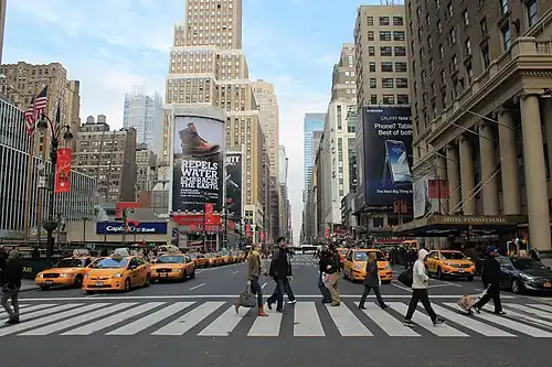 Panorámica del entorno del hotel (situado a la derecha de la imagen) en 2012.