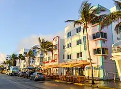 La versión de la ciudad utilizada en la obra del universo 3D está inspirada en el Miami de los años 80.