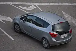 Segunda generación (Meriva B) vista trasera