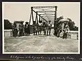 Oficiales en la inauguración del puente en 1918.