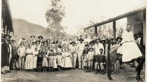 Retrato de colonieros, habitantes originarios de la Colonia Tovar, circa 1910. Imagen tomada por Federico Carlos Lessmann.