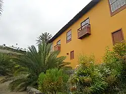 Otro lateral de La Gran Casona de La Rambla de Castro.