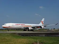 Airbus A340-300 de Surinam Airways en el Aeropuerto de Ámsterdam-Schiphol (2013)