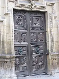Puerta principal.