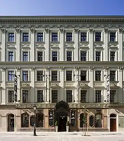 Palazzo Dorottya (1893), remodelado por Hauszmann