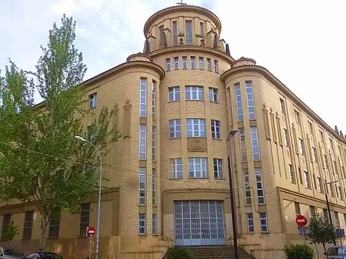 Colegio de Santa María la Real, Pamplona (1951-1958).