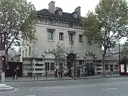 Uno de los dos pabellones de la barrière d'Enfer,[18]​ de Ledoux.