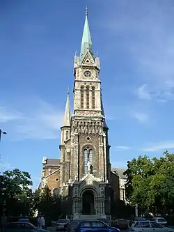 Iglesia parroquial de San Francisco de Asís (1867-1879), Budapest, obra ecléctica de Miklós Ybl