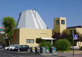 Parroquia de los Santos Justo y Pastor. Fue construida bajo el antiguo cementerio de Parla