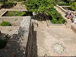 Restos de la casa baja en el lado oeste del palacio.