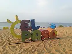 Señalética de Paso de la Patria, en playa Pelícano