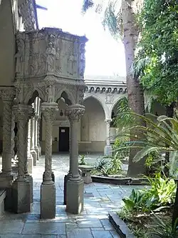 Patio Central del Santuario.